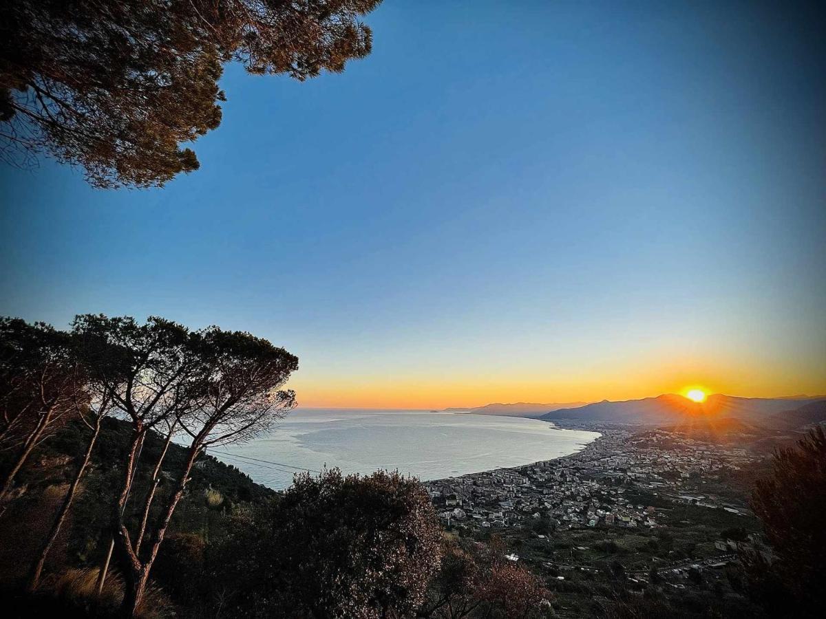 Cipriani 5 RivieraHoliday Pietra Ligure Esterno foto