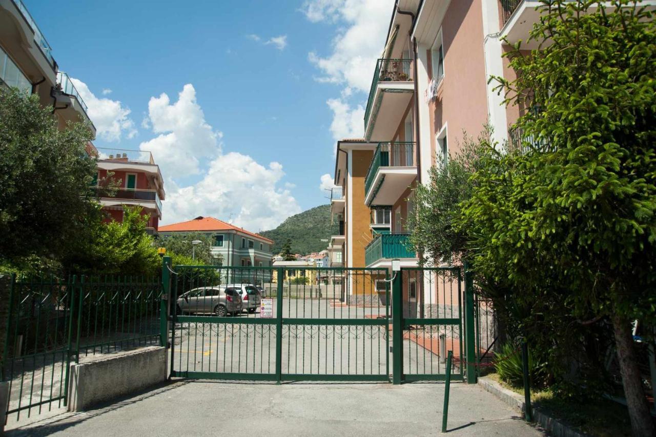 Cipriani 5 RivieraHoliday Pietra Ligure Esterno foto