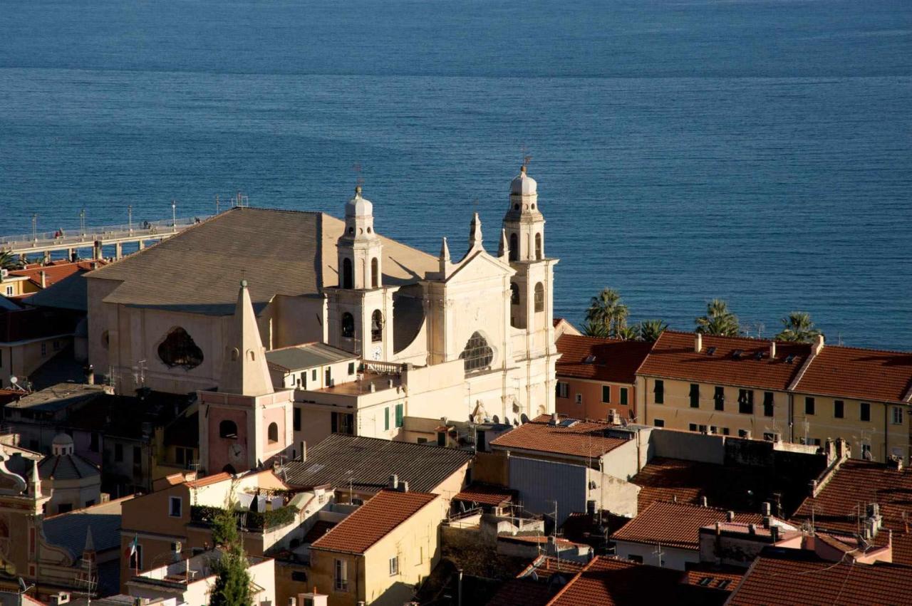 Cipriani 5 RivieraHoliday Pietra Ligure Esterno foto