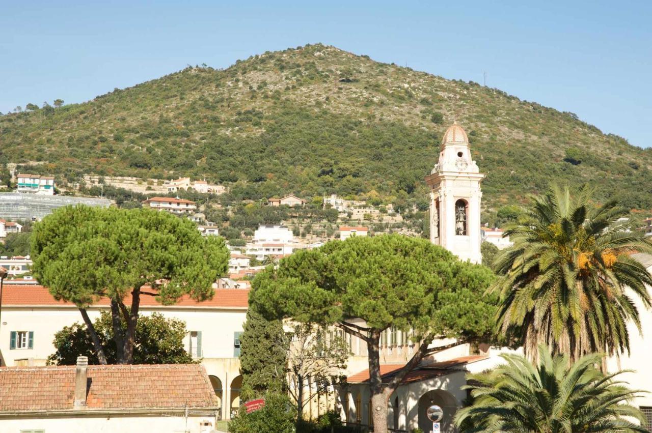 Cipriani 5 RivieraHoliday Pietra Ligure Esterno foto